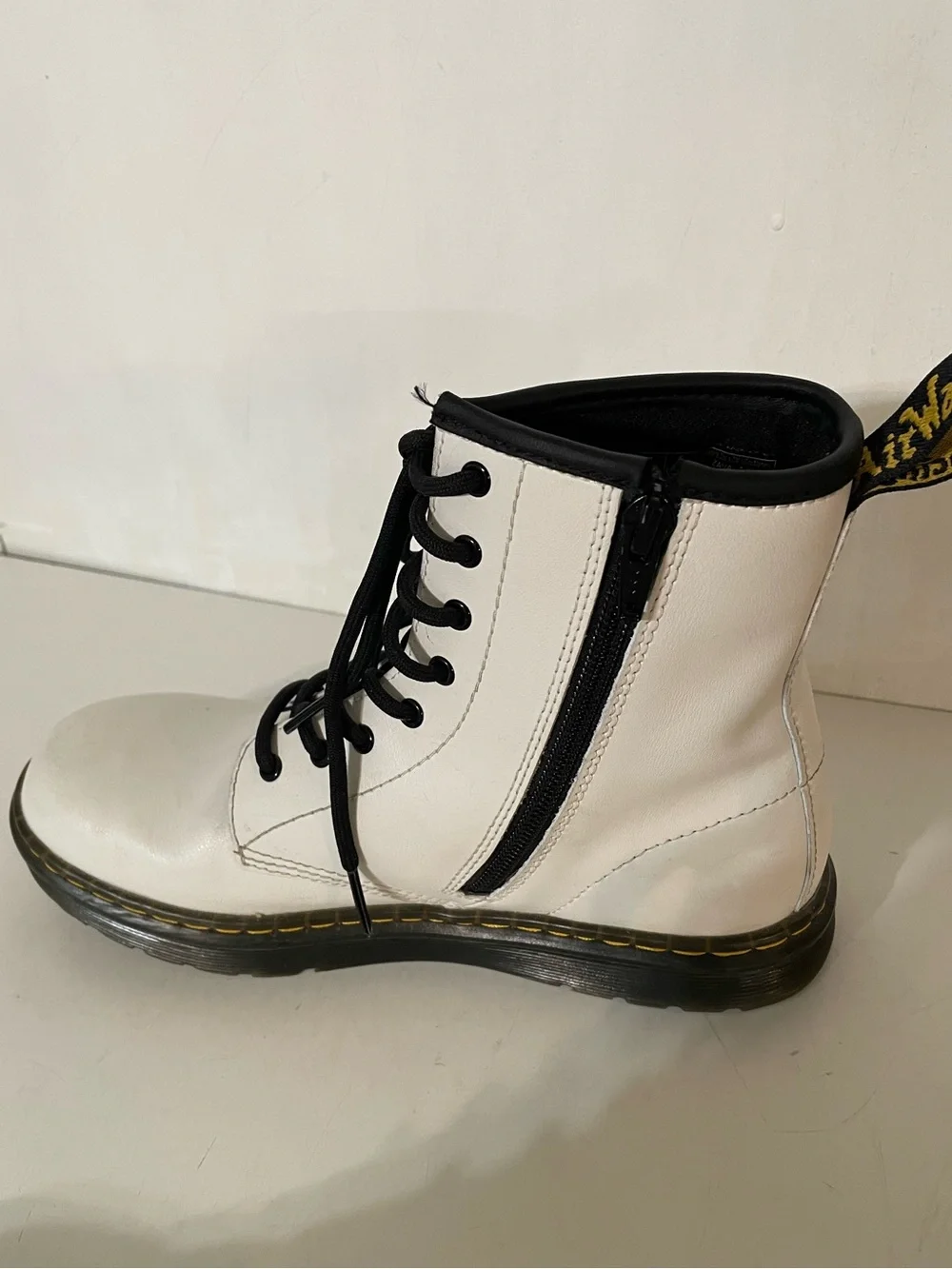 Doc Martens in White